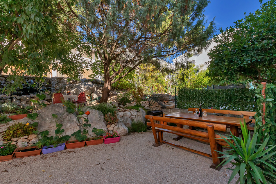 ferdo zivogosce apartment house