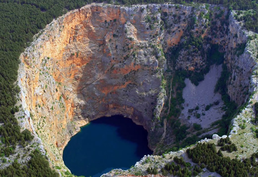 crveno i modro jezero